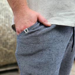 Joggery bawełniano-konopne czarny melanż
