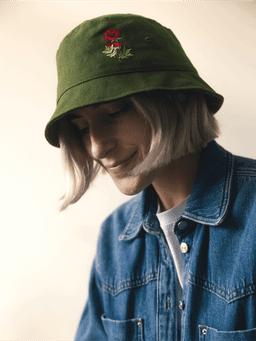 11.kapelusz-BUCKET-HAT-Mak-KOMBINATxKABAK