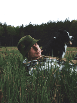 8.kapelusz-BUCKET-HAT-Mak-KOMBINATxKABAK