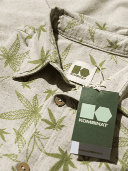 7.koszula-bawelniano-konopna-na-krotki-rekaw-z-nadrukiem-w-liscie